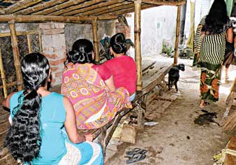 নেতাদের চোখেও দেখেনি কেউ, ভোট নিয়ে তাই উদাসীন মাটিয়া