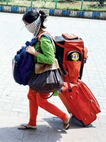 কাঠফাটা গরমে বাড়ছে জলসঙ্কট, নাকাল শিল্পাঞ্চল