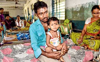 খালে যাত্রিবাহী বাস, মৃত পাঁচ মাদপুরে