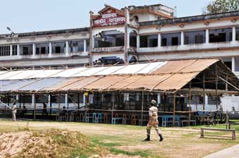 কড়া নিরাপত্তায় আজ গণনা দুই কেন্দ্রে, হবে যান নিয়ন্ত্রণ