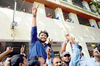 গান দিয়ে গোনা শুরু, তাল ঠুকে শেষে বাজিমাত