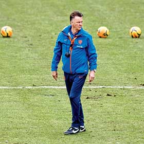 ওল্ড ট্র্যাফোর্ডের আগে বিশ্বকাপ বলে দিচ্ছেন গুরু-শিষ্য