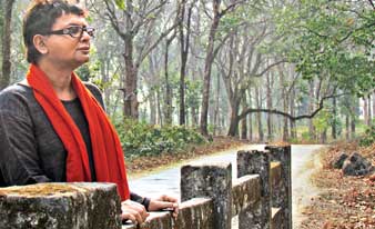 ঋতুকে ভালবাসলে প্লিজ কাউকে ‘লেডিস’ বলে বিদ্রুপ করবেন না