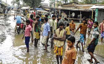 সাত ঘণ্টা ‘জল-পথ’ অবরোধ চাঁচলে
