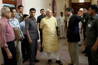 মন্ত্রিসভার দ্বিতীয় বৈঠকে নতুন চমক, মোদীর ১০ লক্ষ্য