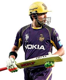 ‘ব্রাত্যজনের ক্রুদ্ধসঙ্গীতে’ নাইট-আকাশে বজ্রপাত