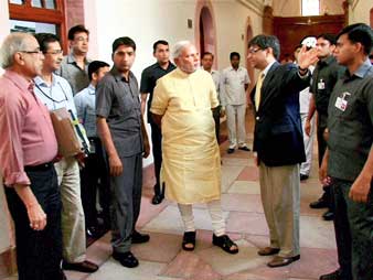 মন্ত্রীদের ১০০ দিনের কাজ বেঁধে দিলেন মোদী