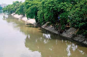 দ্রুত নামবে বর্ষার জল, বাঁধানো হচ্ছে খালপাড়