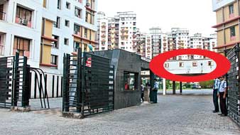 আগুনে বেআব্রু আবাসনের ঝুঁকি