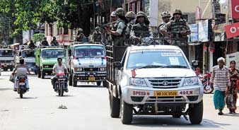 ভোটের আগে শুরু আধা সামরিক বাহিনীর রুট মার্চ