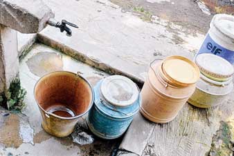 পরিস্রুত পানীয় জলের প্রতীক্ষা