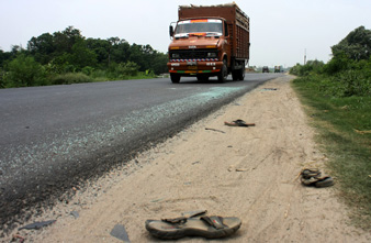 কল্যাণী এক্সপ্রেসওয়েতে গাড়ি দুর্ঘটনায় মৃত ৩