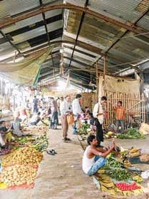 টিন-বাজারের এখনকার চেহারা।--নিজস্ব চিত্র।