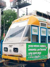 ট্রামচালকের পাশে দুই ইউনিয়ন, তবে শাস্তি চান কর্তৃপক্ষ