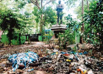 দেখভালের অভাব, বেহাল বুলেভার্ড