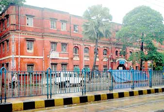 শিক্ষালয়ের ১২৫, চলছে উদ্যাপন