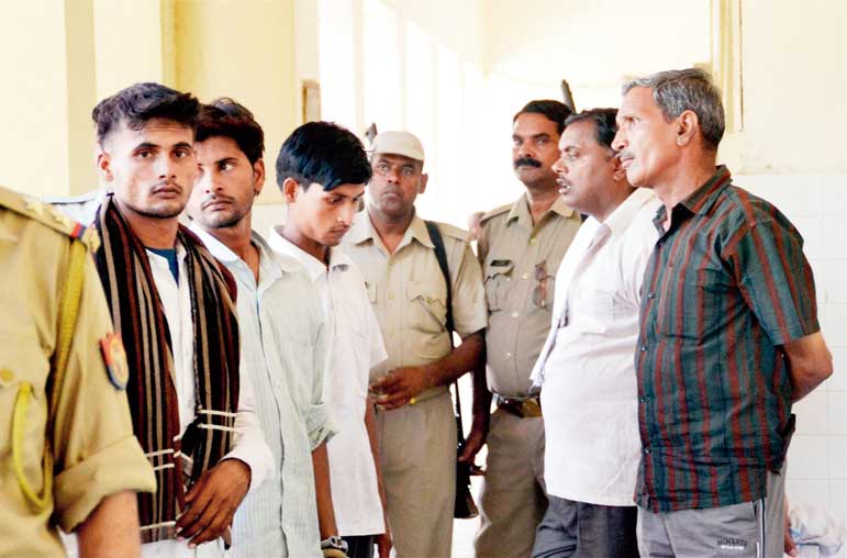 রাজনাথের ভর্ৎসনা-চিঠি অখিলেশকে