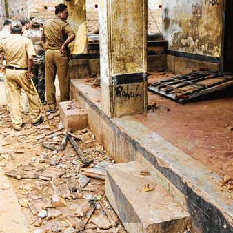 দুই পাড়ার ঝামেলাতেও জড়াল বিজেপি, তৃণমূল