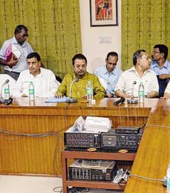 সরকারি উদ্যোগে বীজ উত্‌পাদনে জোর