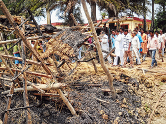 বিজেপি সমর্থকদের ঘর পুড়ল, মারধর ৪ মহিলাকে