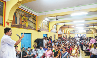 শহরের বিশিষ্টদের দলে চায় বিজেপি