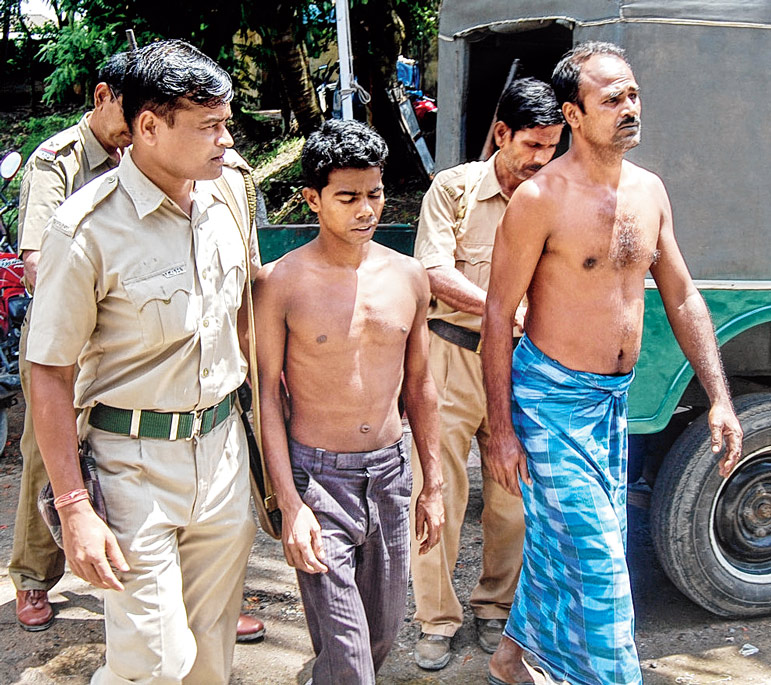 জমি-বিবাদে বধূকে গণধর্ষণ, গ্রেফতার দুই