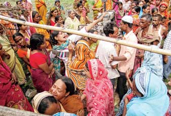 আর সালিশি নয়, মৃত্যুতে শপথ বড়াইবাড়ির