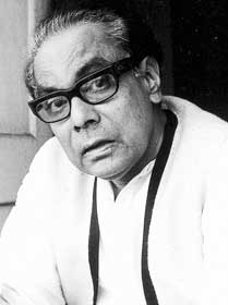 বড়ে গোলাম আলির গাওয়া পছন্দ না হওয়ায় দ্বিতীয় বার রেকর্ড করান