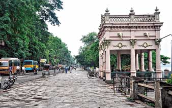 দামি টাইলস, আলো, নব কলেবরে চন্দননগর স্ট্র্যান্ডঘাট