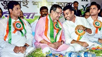 আসলেন না হিরণ, ফাঁকা সভা