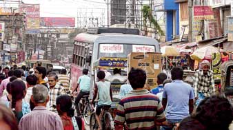 বেনাচিতি বাজারে যানজট রুখতে কাজ শুরু অবশেষে