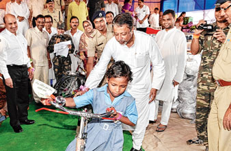 মাওবাদী দমনে পশ্চিমবঙ্গই দেশে মডেল, দাবি মুকুলের