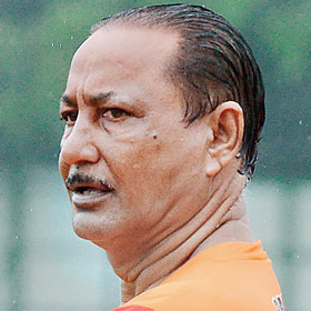 Team owners eyes only in trophy