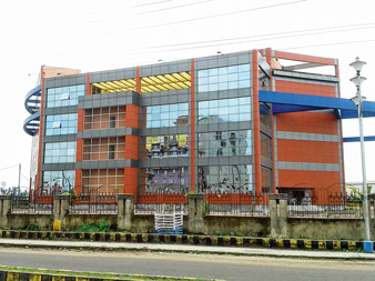 সঙ্কট, তবুও ঘুরে দাঁড়ানোর স্বপ্ন হলদিয়ার 