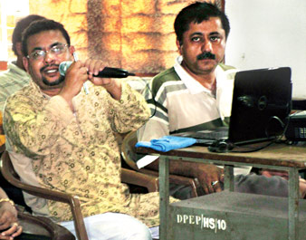 এনসেফ্যালাইটিস আটকাতে হাত ধরলেন ডাক্তার শিক্ষক