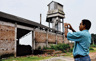 সিমেন্ট কারখানা দ্রুত খুলুক 