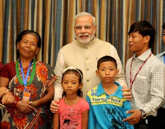 modi reunites jeet bahadur with his family