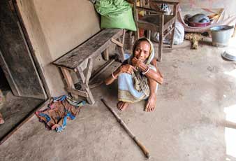 এনসেফ্যালাইটিস নিয়ে প্রচারপত্র গ্রামে