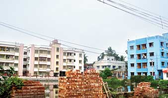 হচ্ছে নতুন আবাসন, চুঁচুড়ায় নিকাশি তিমিরেই