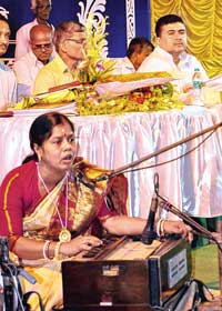 মধুরিমার গানে, শুভেন্দুর কবিতা পাঠে বাইশে শ্রাবণ