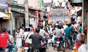 নিয়মকে থোড়াই তোয়াক্কা, যানজটে ফেঁসে বিষ্ণুপুর