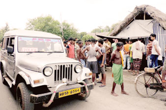 বেআইনি ভাবে শুল্ক আদায়, অভিযোগ