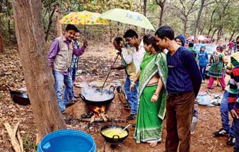 বৃষ্টি উপেক্ষা করেই বর্ষবরণ
