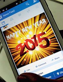 নতুন প্রজন্ম ঝুঁকছে ই-কার্ডে