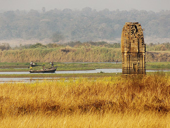 দামোদরের পেটে তেলকুপির ইতিহাস