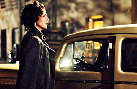 Mamata Banerjee invites Shah Rukh Khan from the inaugural ceremony of KIFF dgtl