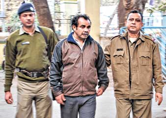 চিঠিতে প্রাণনাশের হুমকি দিয়ে অভিনব উপায়ে তোলাবাজি, ধৃত