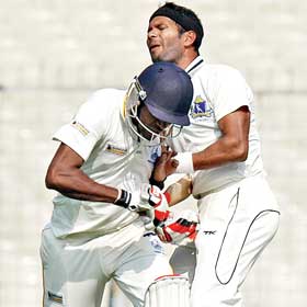 ব্রাত্য দুইয়ের বিক্রমেই বাংলার প্রথম ব্যাঘ্রগর্জন