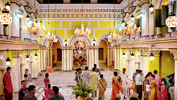 রাজার আমলের হাঁড়িতে রাজকীয় ভোগ