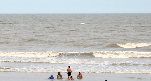 তাজপুরে সমুদ্রে তলিয়ে মৃত কলকাতার যুবতী, নিখোঁজ আরও ২